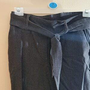 High-Waist Tie Belt Capri Pants in checkered Charcoal